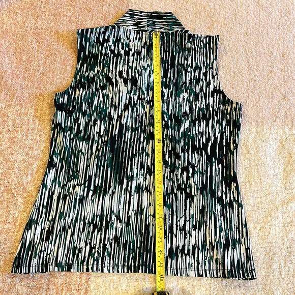 Tahari Short Sleeve Shell Top - Picture 5 of 5